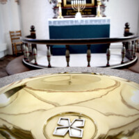 20200421 Haunstrup Kirke døbefont og alter