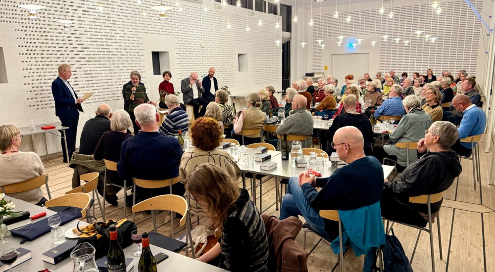 Totalbillede fra sognegårdens foredragssal